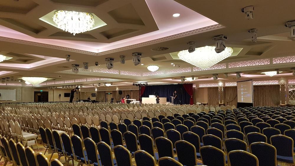 Grand Sapphire Hotel & Banqueting Croydon Zewnętrze zdjęcie